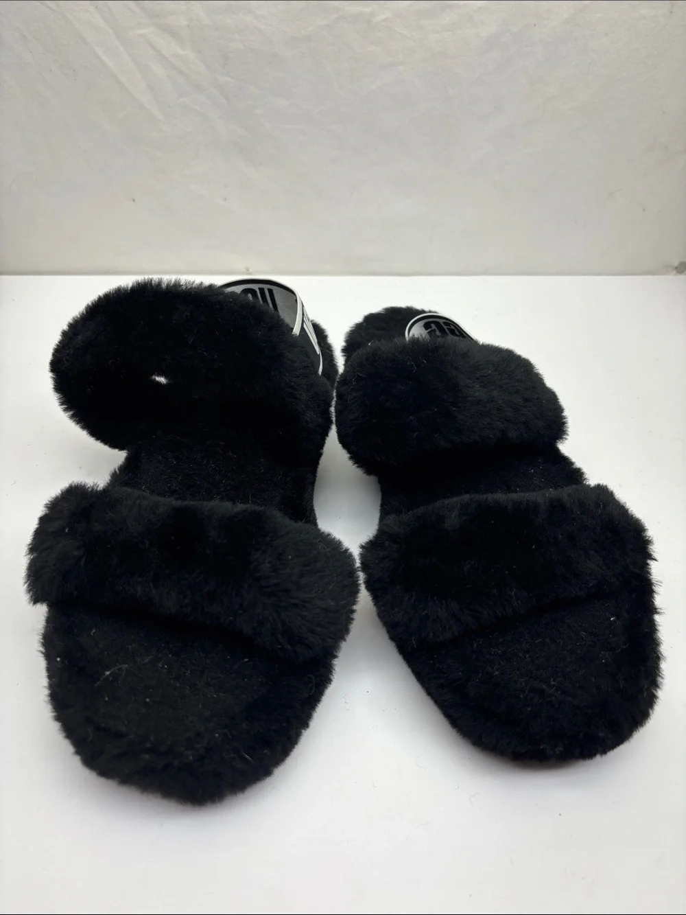 UGG women’s Black Fuzzy Slide Sandals - Cozy Slip-On, SZ 9, box 76